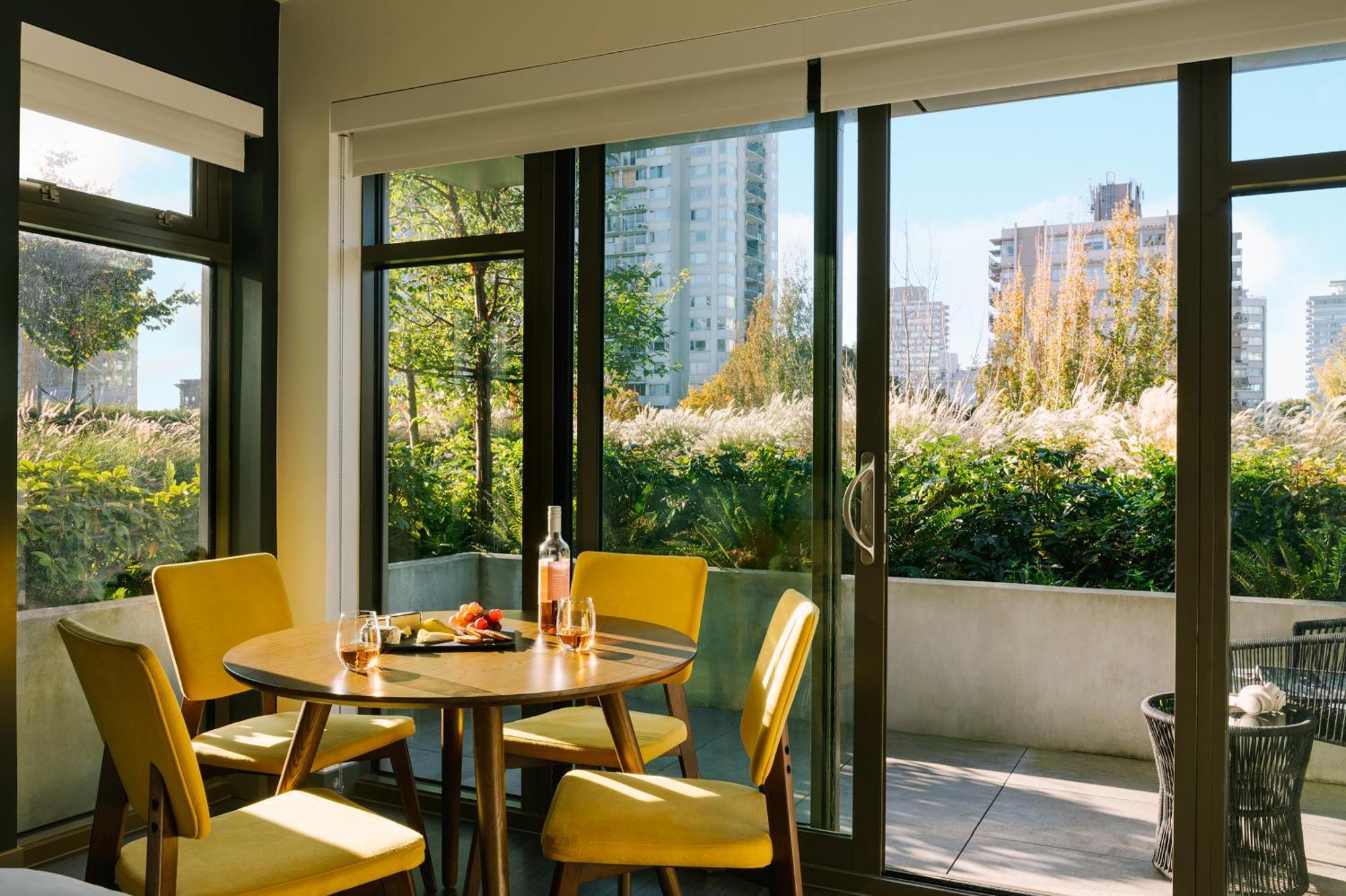 Sonder At Revival Aparthotel Vancouver Exteriör bild